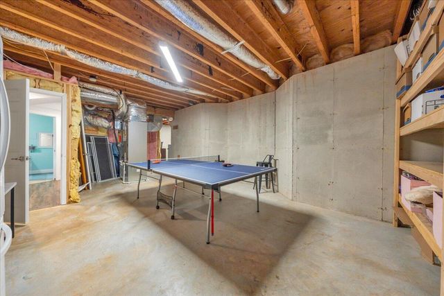 625 Winding Waters DR, Moneta, VA 24121