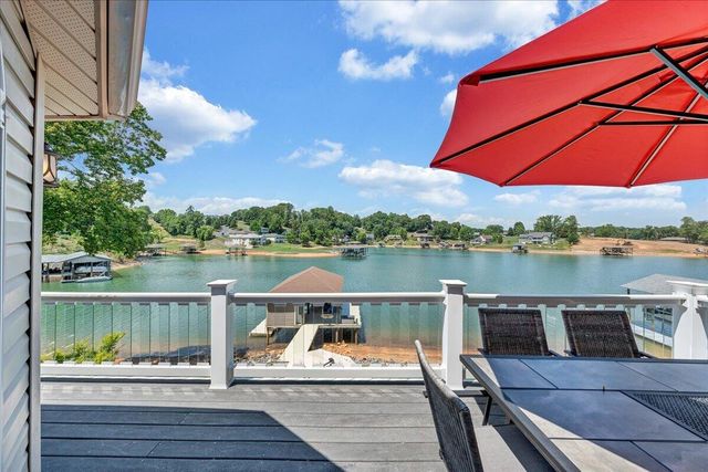 625 Winding Waters DR, Moneta, VA 24121