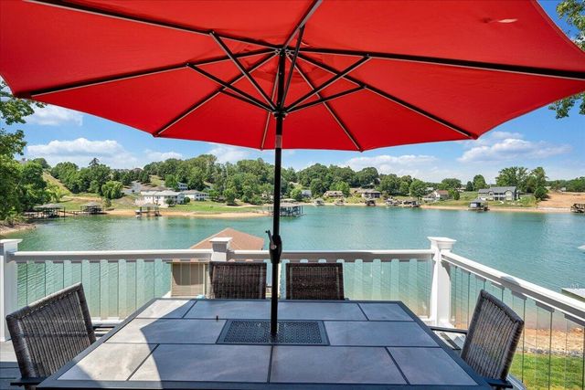 625 Winding Waters DR, Moneta, VA 24121