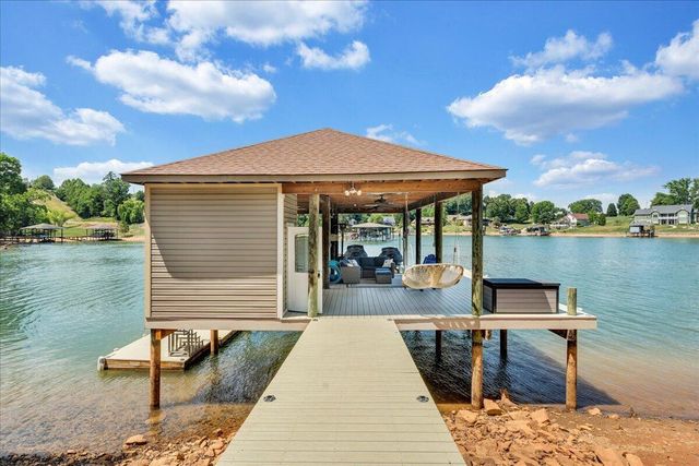 625 Winding Waters DR, Moneta, VA 24121