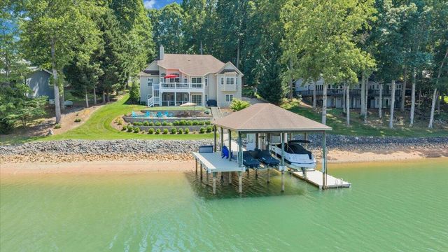 625 Winding Waters DR, Moneta, VA 24121