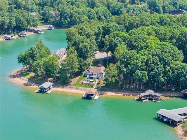 625 Winding Waters DR, Moneta, VA 24121