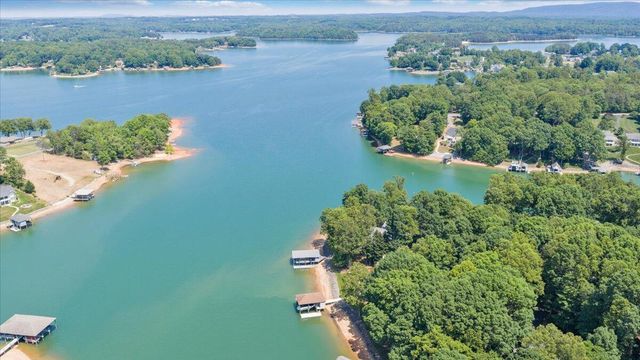 625 Winding Waters DR, Moneta, VA 24121