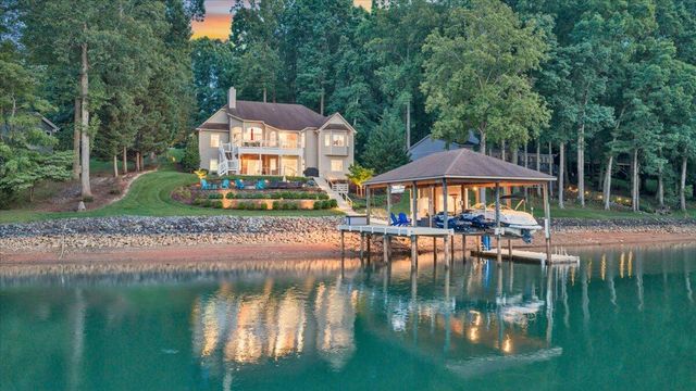 625 Winding Waters DR, Moneta, VA 24121