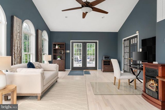 38689 CASSIA LN, Lovettsville, VA 20180
