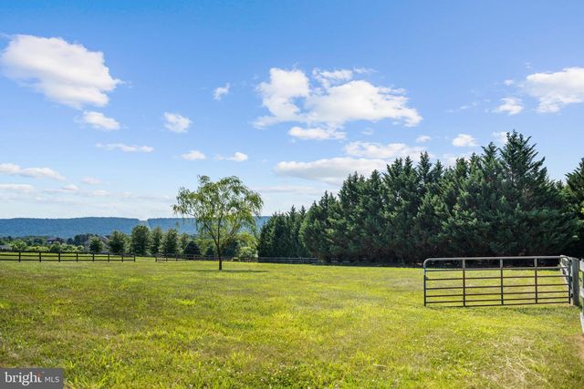38689 CASSIA LN, Lovettsville, VA 20180