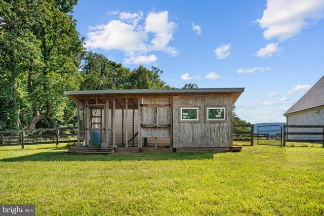 38689 CASSIA LN, Lovettsville, VA 20180
