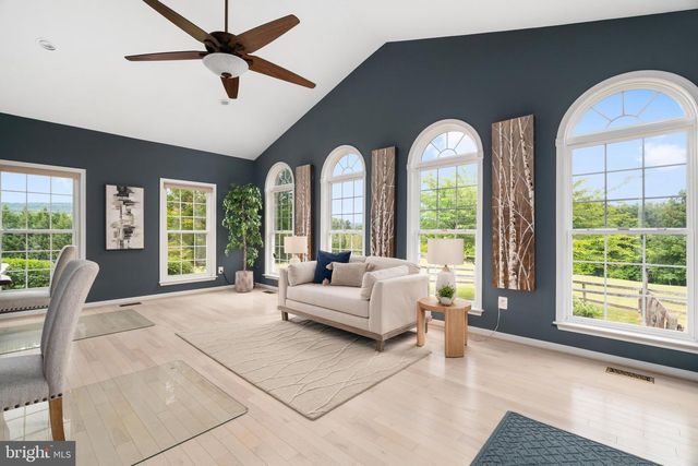 38689 CASSIA LN, Lovettsville, VA 20180