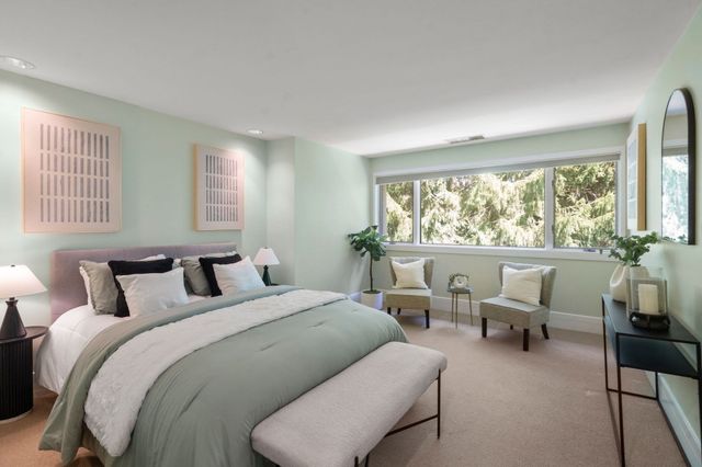 279 Nahanton St 279, Newton, MA 02459