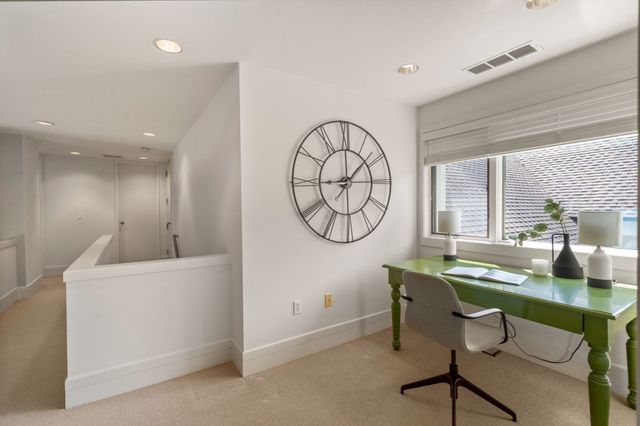 279 Nahanton St 279, Newton, MA 02459