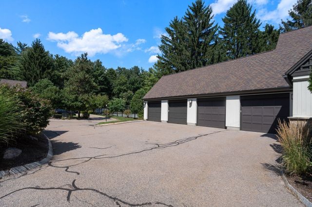 279 Nahanton St 279, Newton, MA 02459