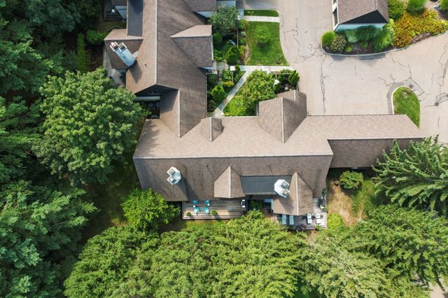 279 Nahanton St 279, Newton, MA 02459