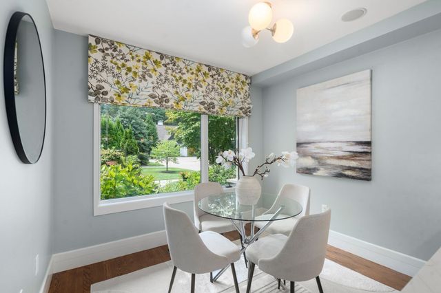 279 Nahanton St 279, Newton, MA 02459