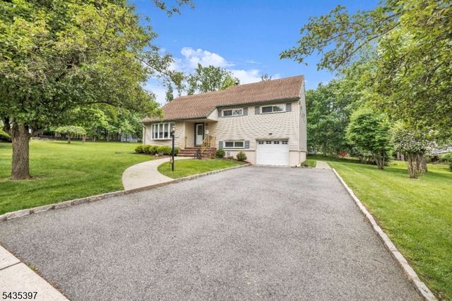 23 Ridge Ct, Cedar Grove Twp., NJ 07009