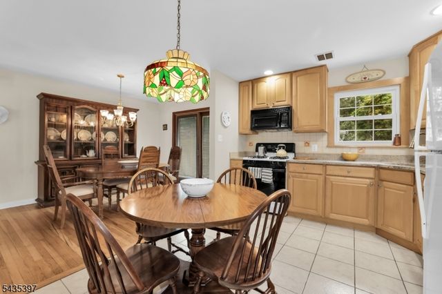 23 Ridge Ct, Cedar Grove Twp., NJ 07009