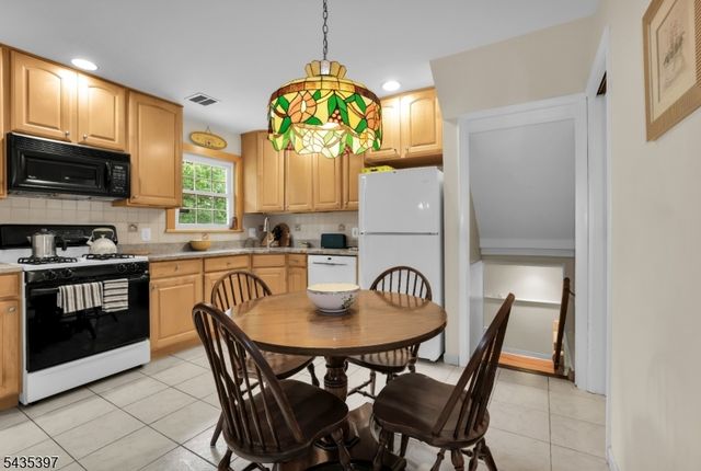 23 Ridge Ct, Cedar Grove Twp., NJ 07009