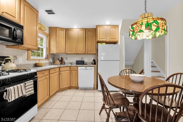 23 Ridge Ct, Cedar Grove Twp., NJ 07009