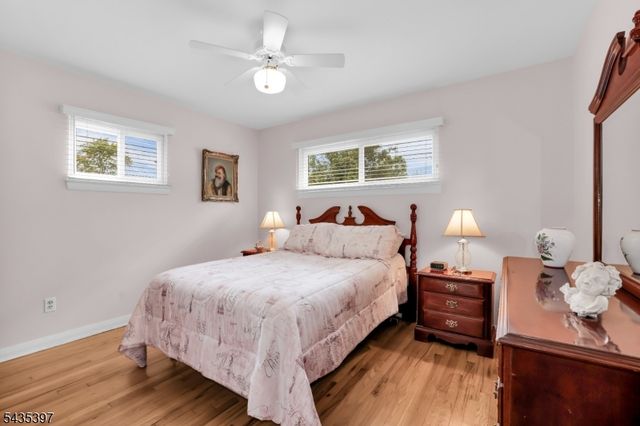 23 Ridge Ct, Cedar Grove Twp., NJ 07009