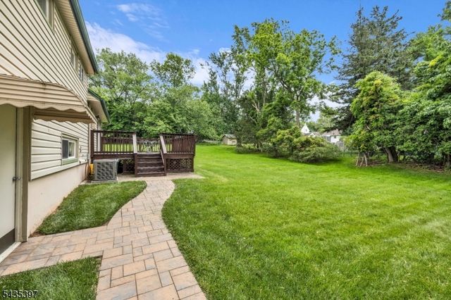 23 Ridge Ct, Cedar Grove Twp., NJ 07009