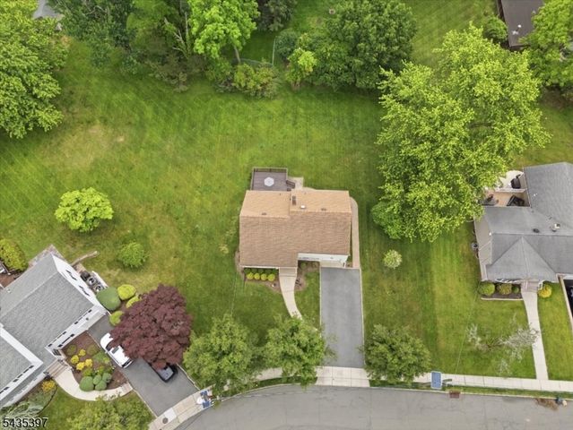 23 Ridge Ct, Cedar Grove Twp., NJ 07009