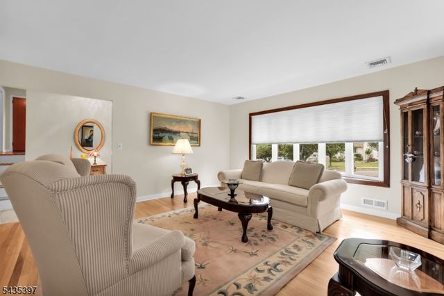 23 Ridge Ct, Cedar Grove Twp., NJ 07009