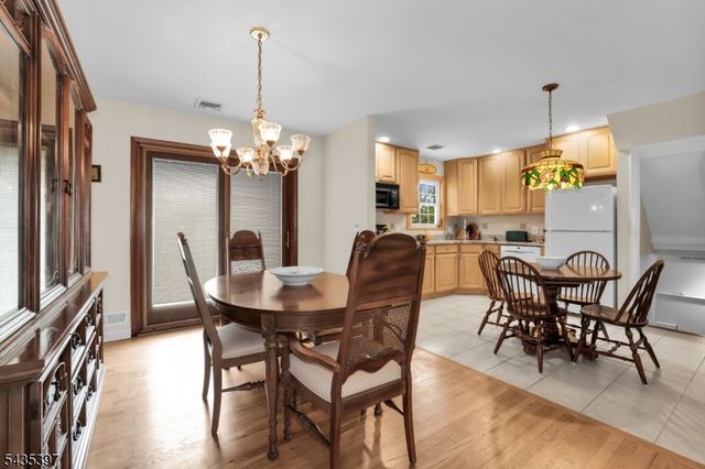 23 Ridge Ct, Cedar Grove Twp., NJ 07009