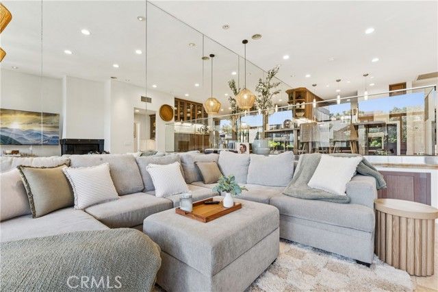 8212 Marina Pacifica, Long Beach, CA 90803