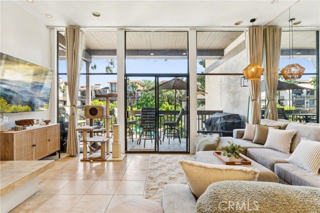 8212 Marina Pacifica, Long Beach, CA 90803