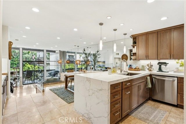 8212 Marina Pacifica, Long Beach, CA 90803