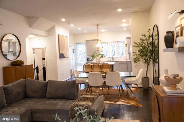 126 CAMBRIA WALK, Alexandria, VA 22304