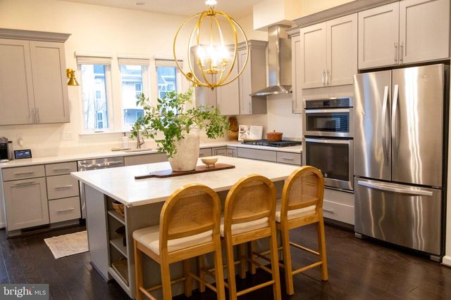 126 CAMBRIA WALK, Alexandria, VA 22304