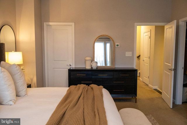 126 CAMBRIA WALK, Alexandria, VA 22304