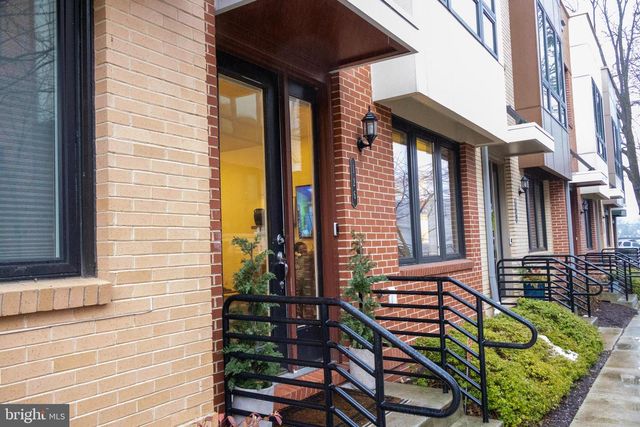 126 CAMBRIA WALK, Alexandria, VA 22304