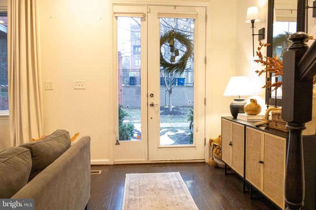 126 CAMBRIA WALK, Alexandria, VA 22304