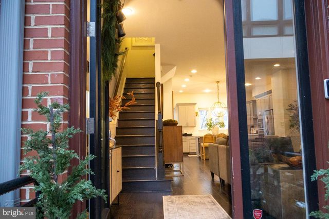 126 CAMBRIA WALK, Alexandria, VA 22304