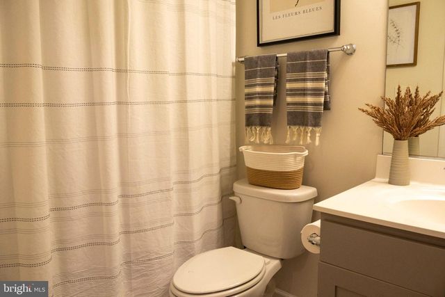 126 CAMBRIA WALK, Alexandria, VA 22304
