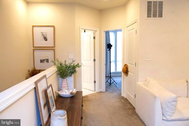 126 CAMBRIA WALK, Alexandria, VA 22304