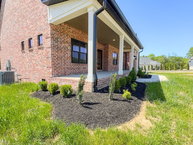 55 Crenshaw Rd, Hartsville, TN 37074