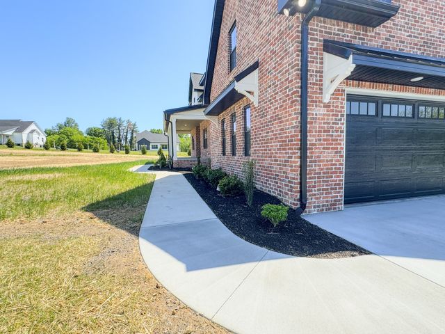 55 Crenshaw Rd, Hartsville, TN 37074