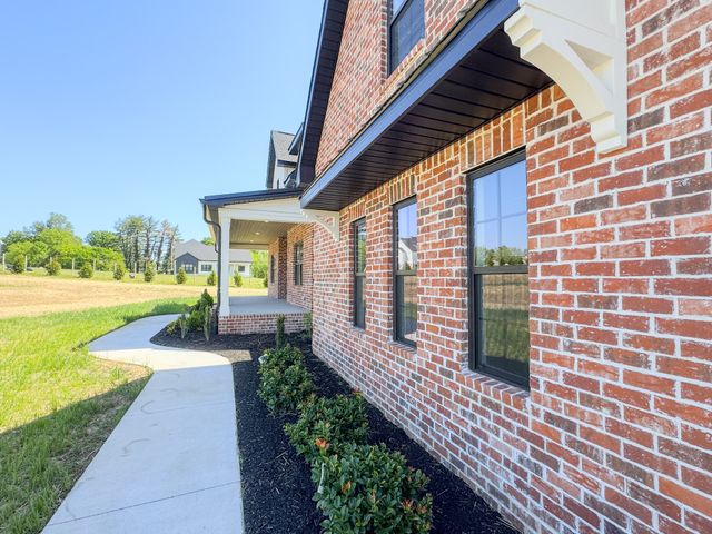 55 Crenshaw Rd, Hartsville, TN 37074