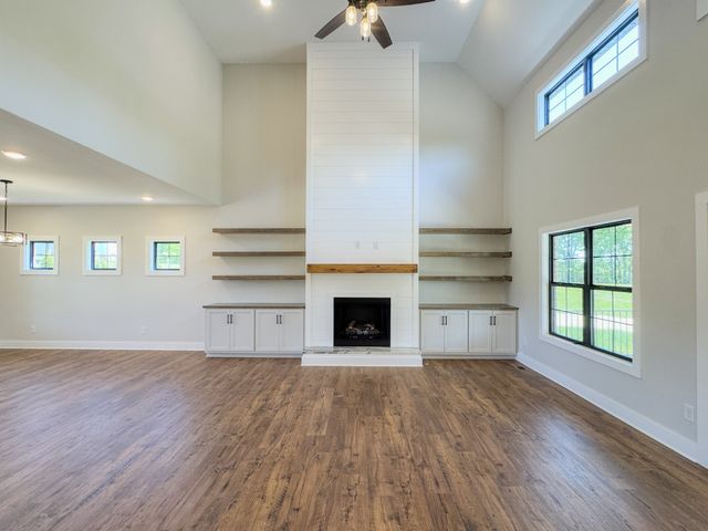 55 Crenshaw Rd, Hartsville, TN 37074
