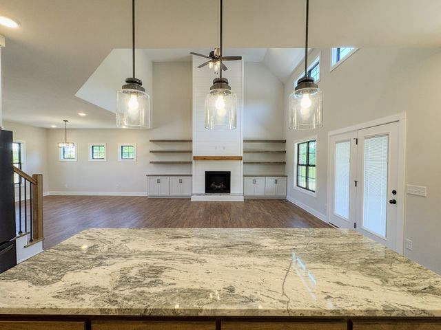 55 Crenshaw Rd, Hartsville, TN 37074