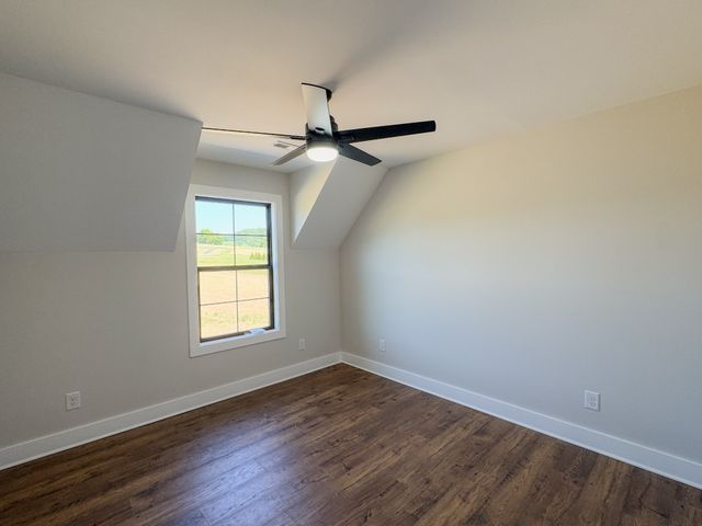 55 Crenshaw Rd, Hartsville, TN 37074