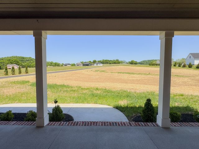 55 Crenshaw Rd, Hartsville, TN 37074