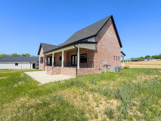 55 Crenshaw Rd, Hartsville, TN 37074