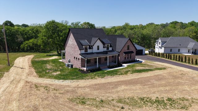 55 Crenshaw Rd, Hartsville, TN 37074