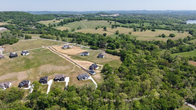 55 Crenshaw Rd, Hartsville, TN 37074