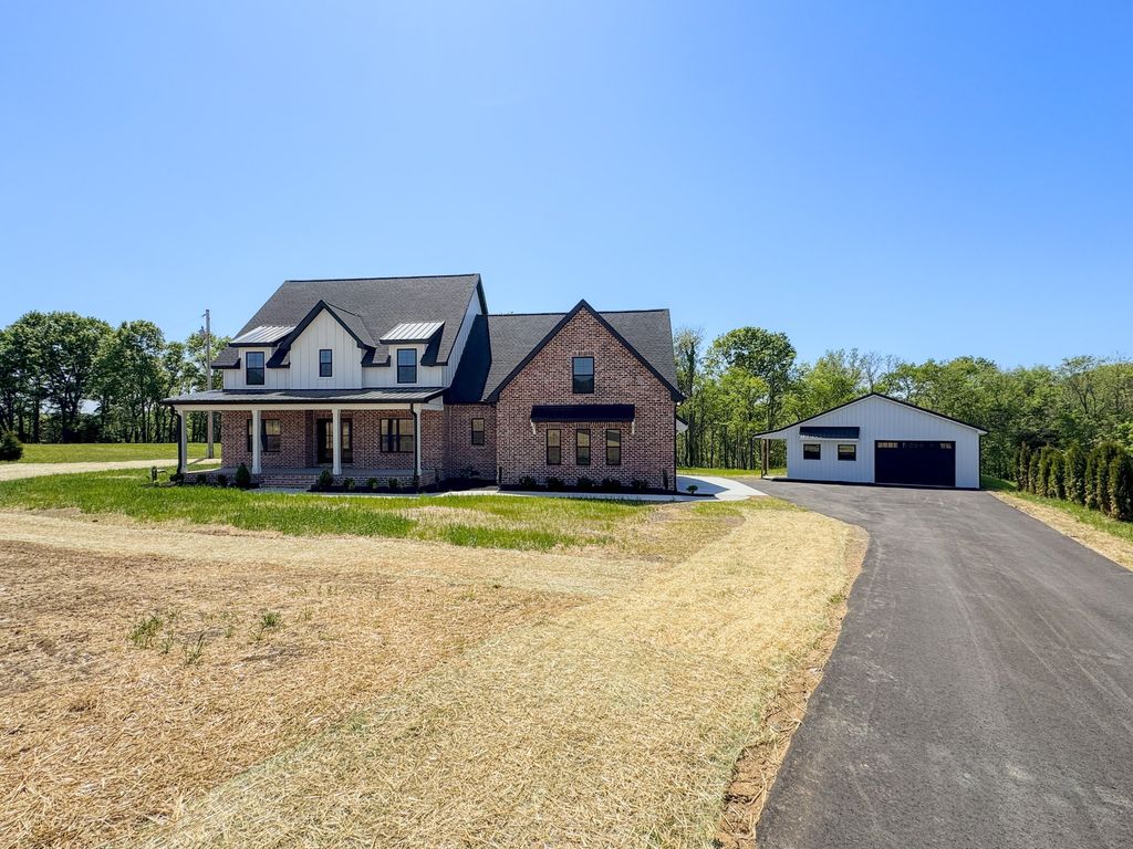 55 Crenshaw Rd, Hartsville, TN 37074