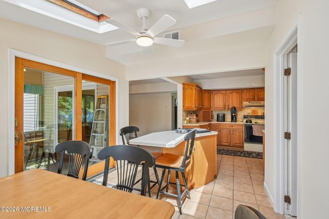 160 Stowe Street, Toms River, NJ 08753