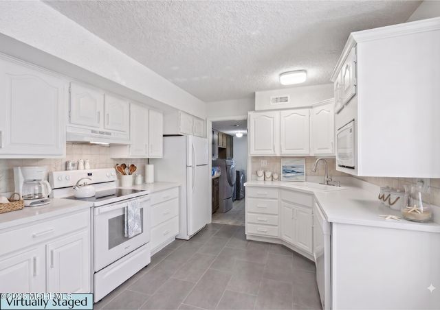 160 Stowe Street, Toms River, NJ 08753